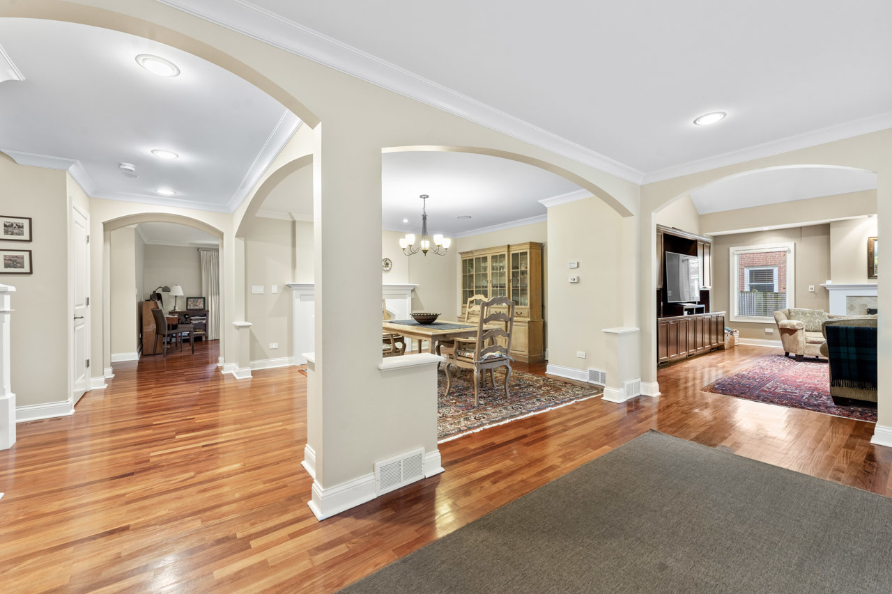 860 Kenton Road, Deerfield, IL 60015