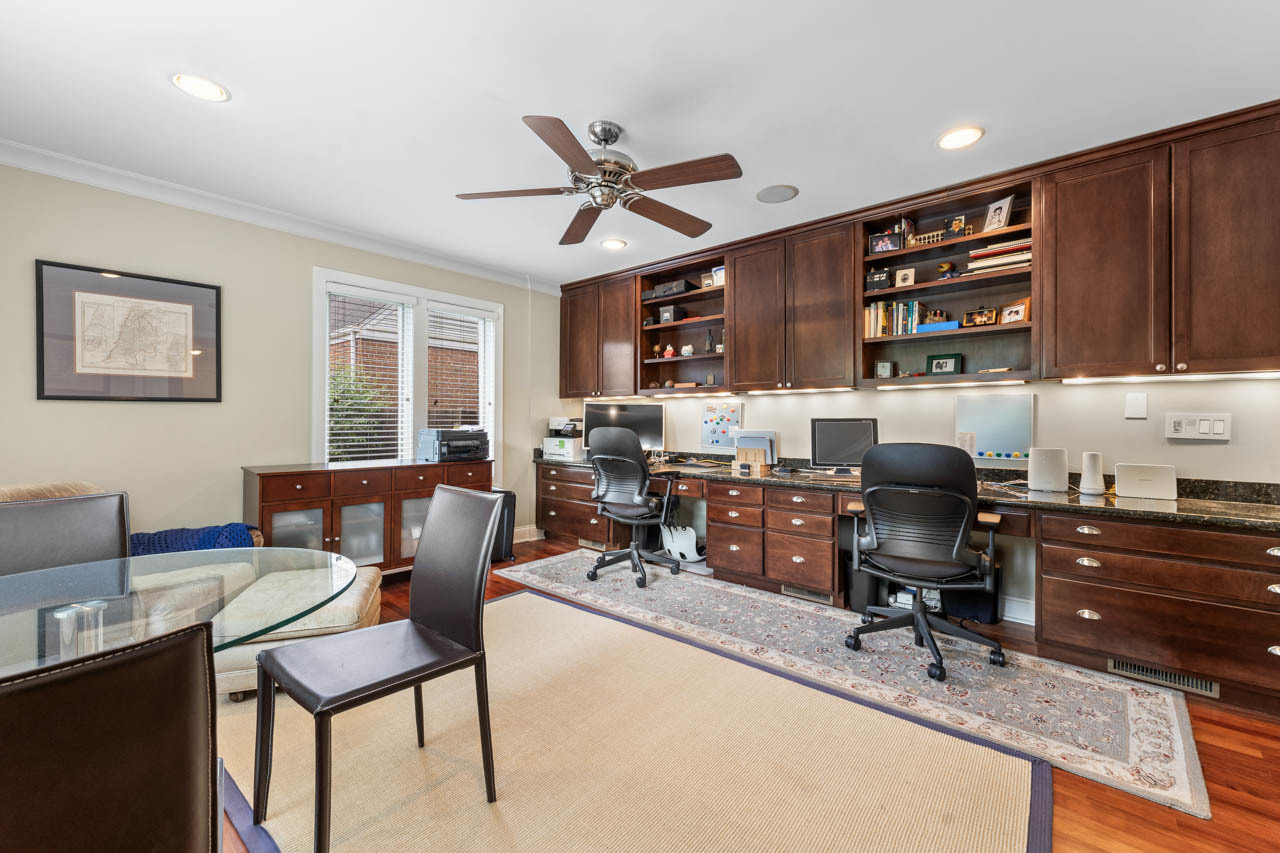 860 Kenton Road, Deerfield, IL 60015