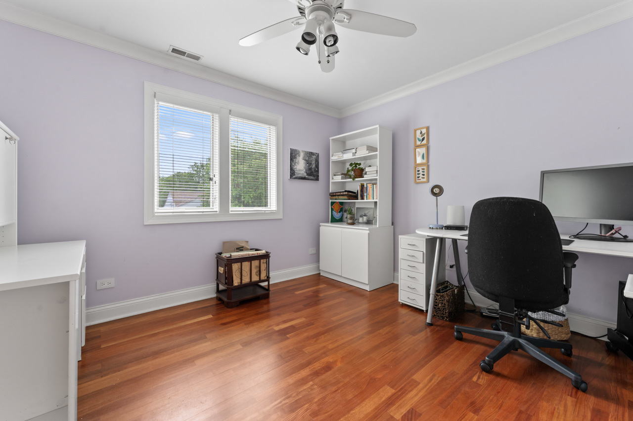 860 Kenton Road, Deerfield, IL 60015