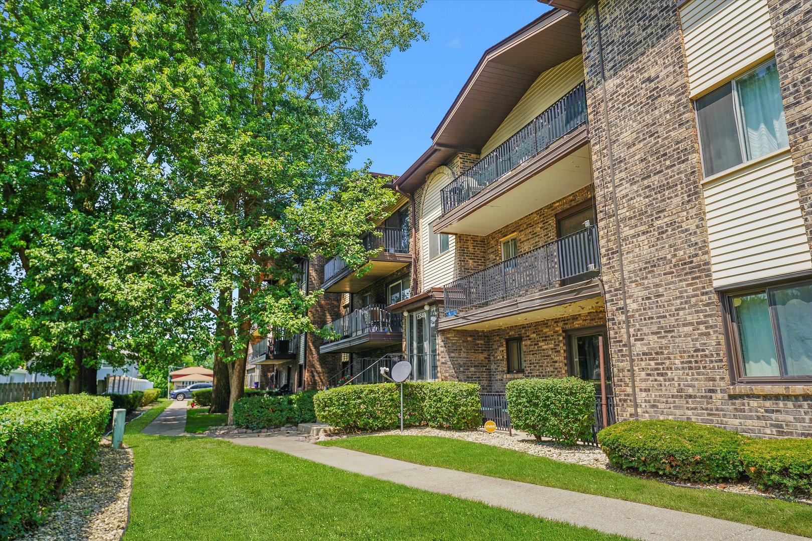13540 Lawler Avenue #83, Crestwood, IL 60418
