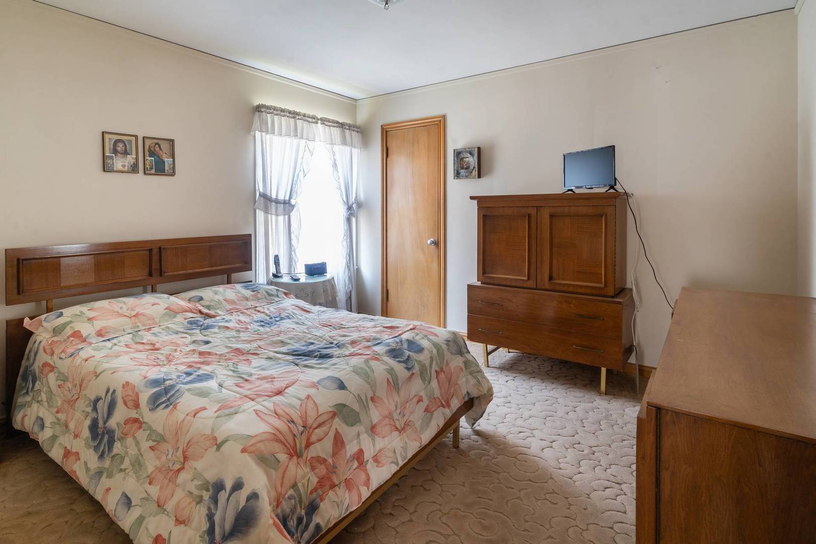 6963 W School Street, Chicago, IL 60634