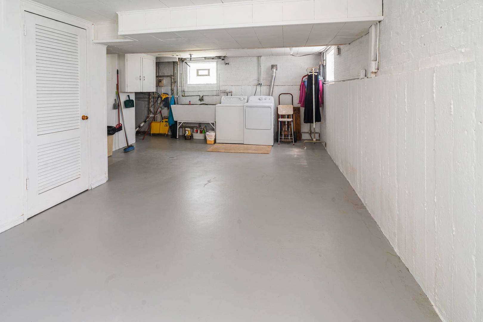 6963 W School Street, Chicago, IL 60634