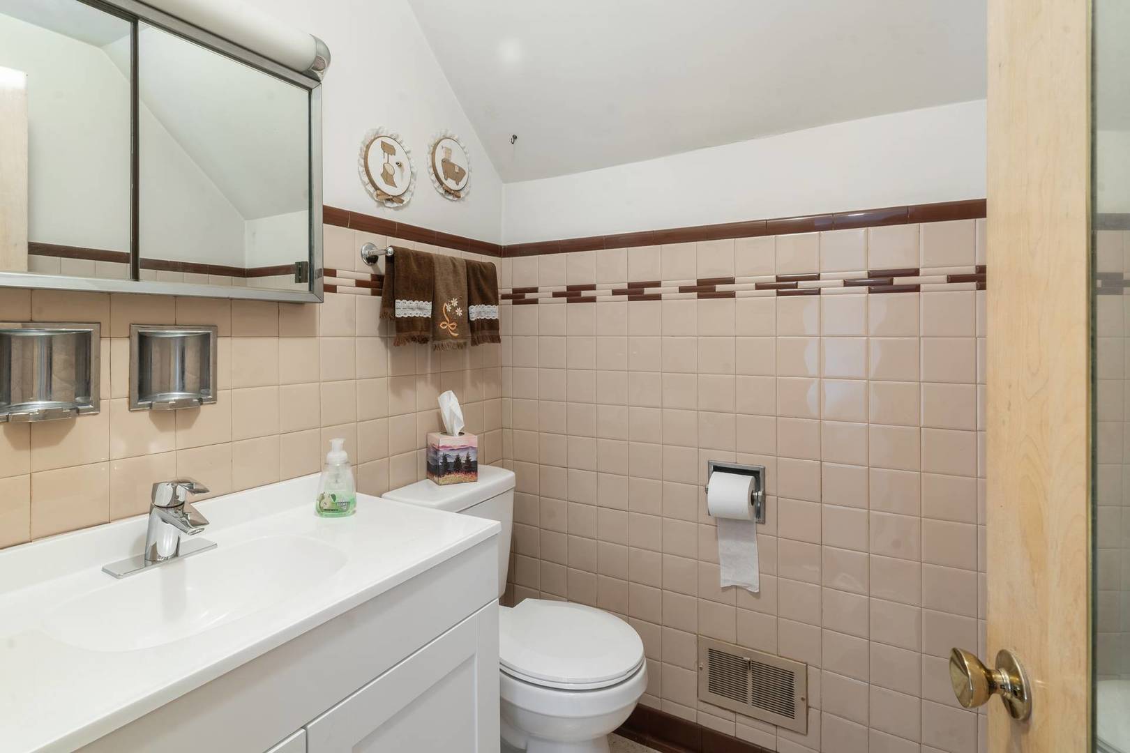 6963 W School Street, Chicago, IL 60634