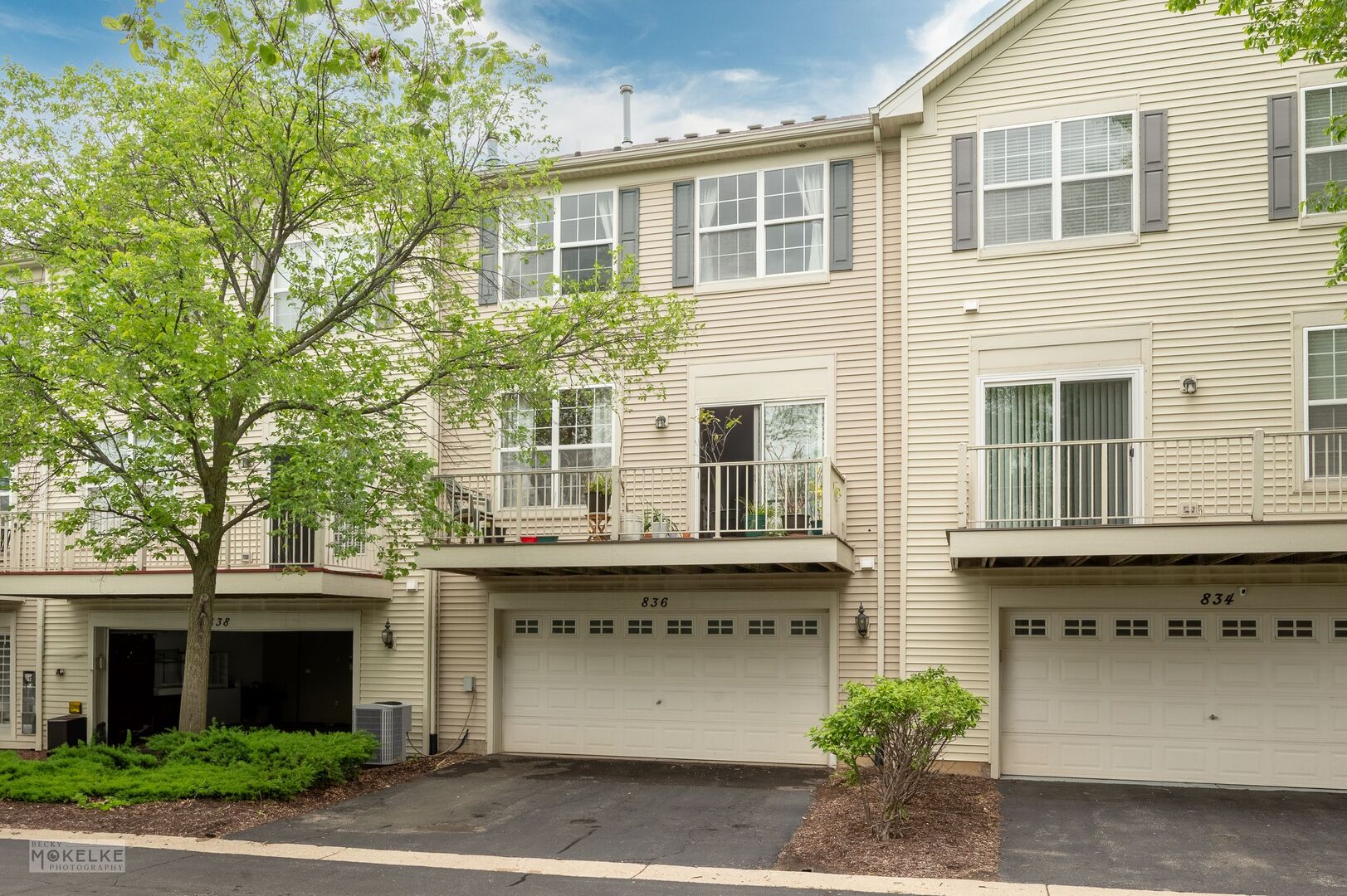 836 Lewisburg Lane, Aurora, IL 60504
