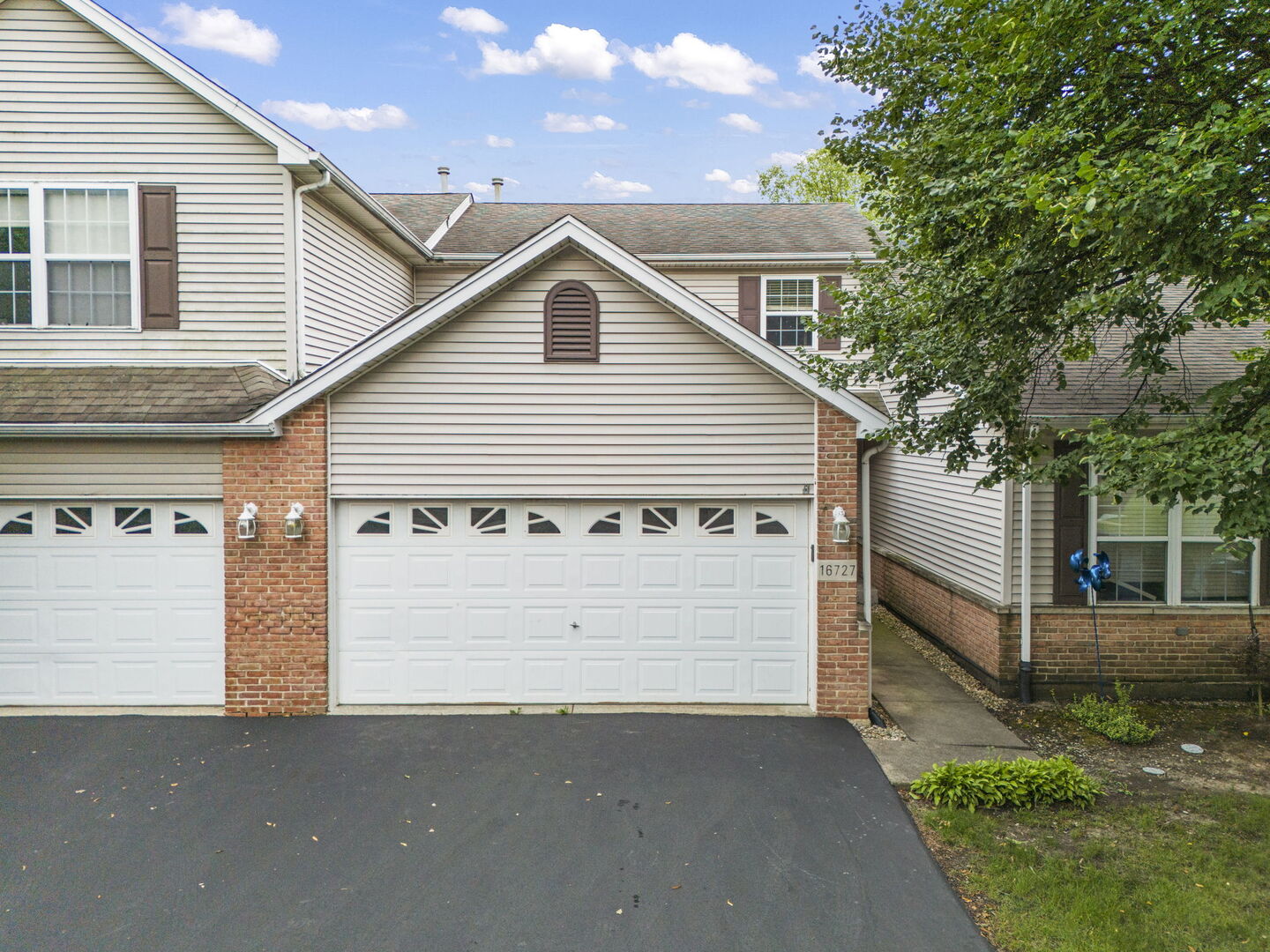 16727 S Sunset Ridge Court, Lockport, IL 60441