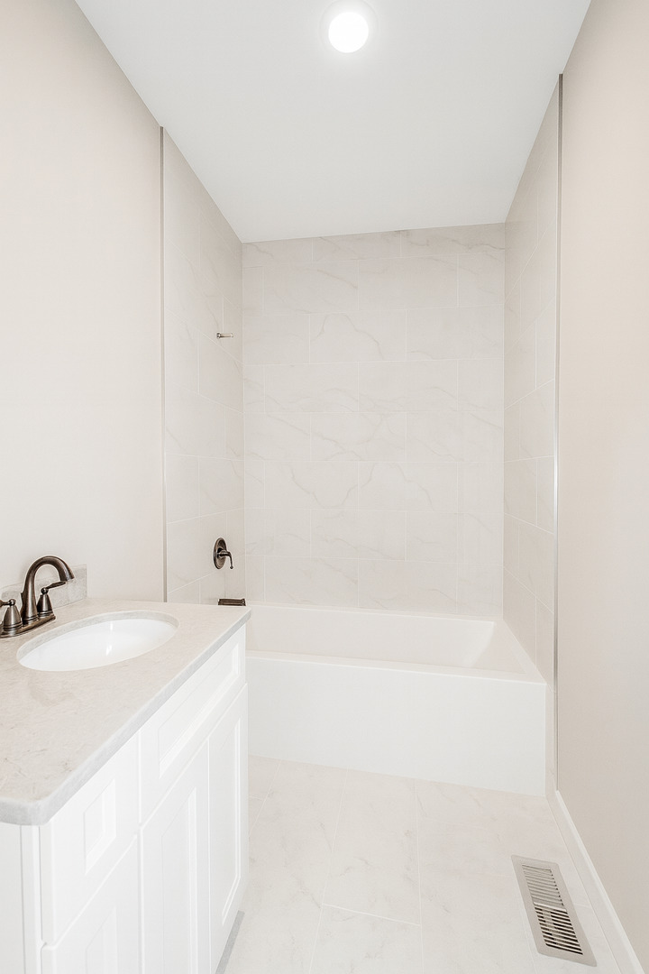 203 Hickory Street, Peotone, IL 60468