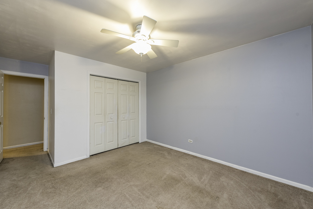 1851 Salem Court, Gurnee, IL 60031
