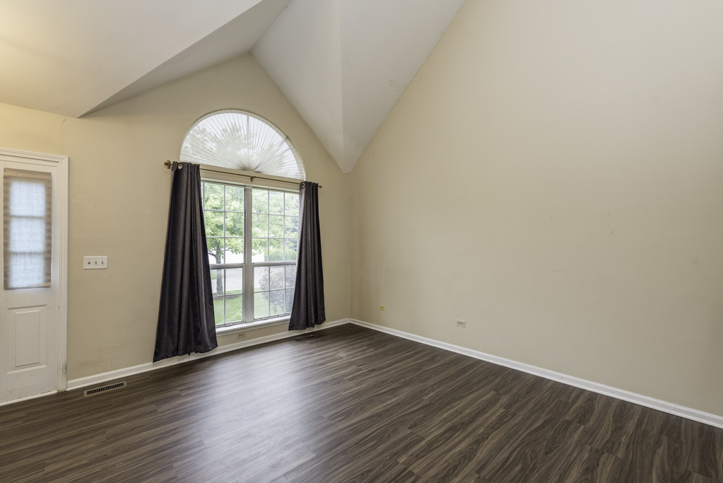 1851 Salem Court, Gurnee, IL 60031