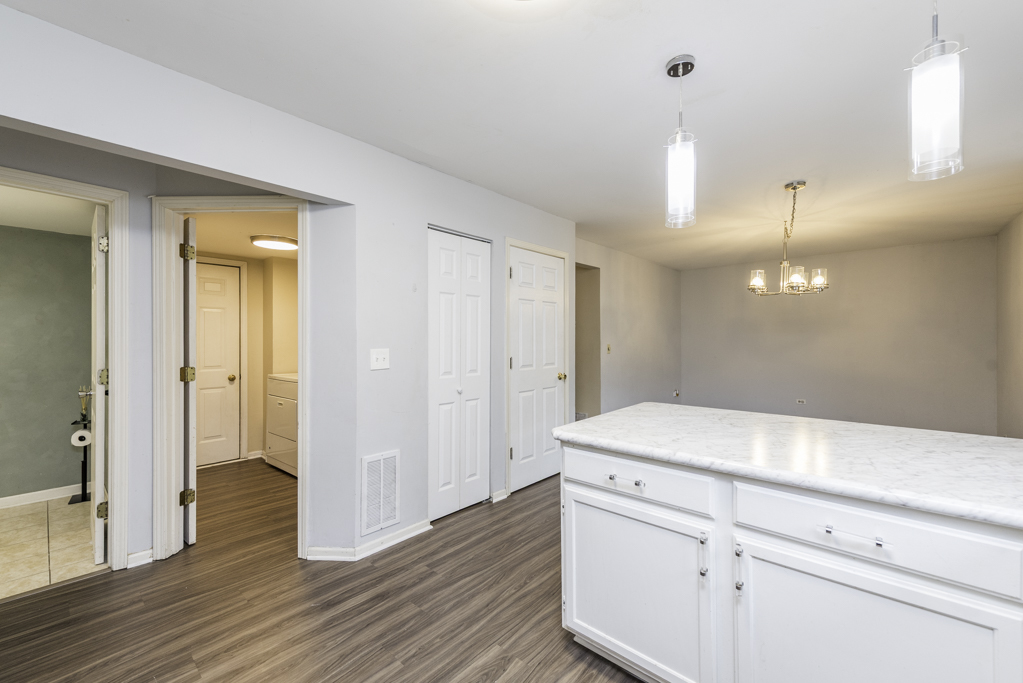1851 Salem Court, Gurnee, IL 60031