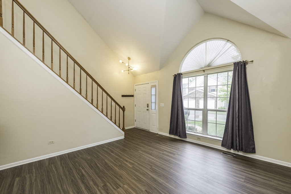 1851 Salem Court, Gurnee, IL 60031