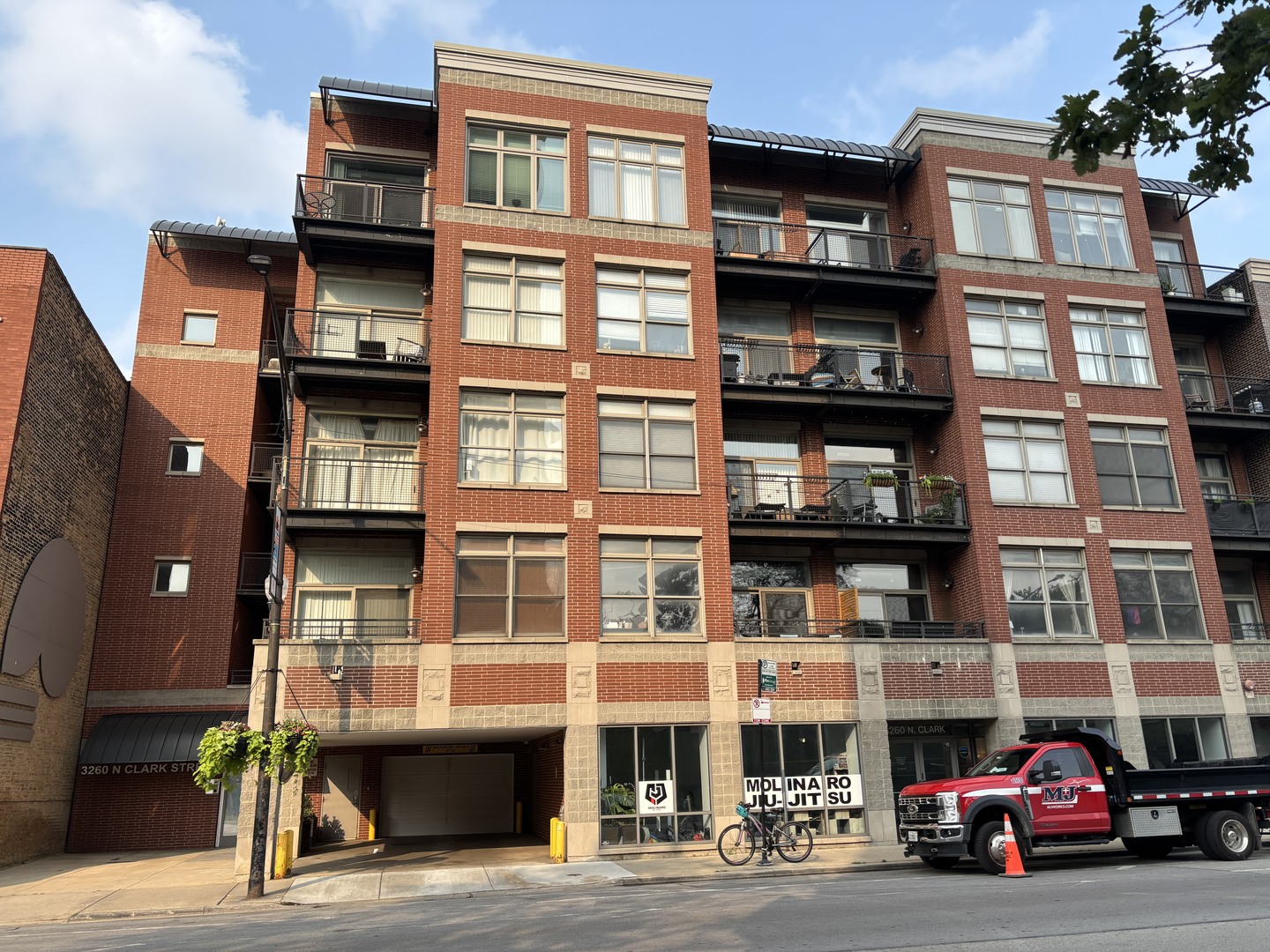3260 N Clark Street #306, Chicago, IL 60657