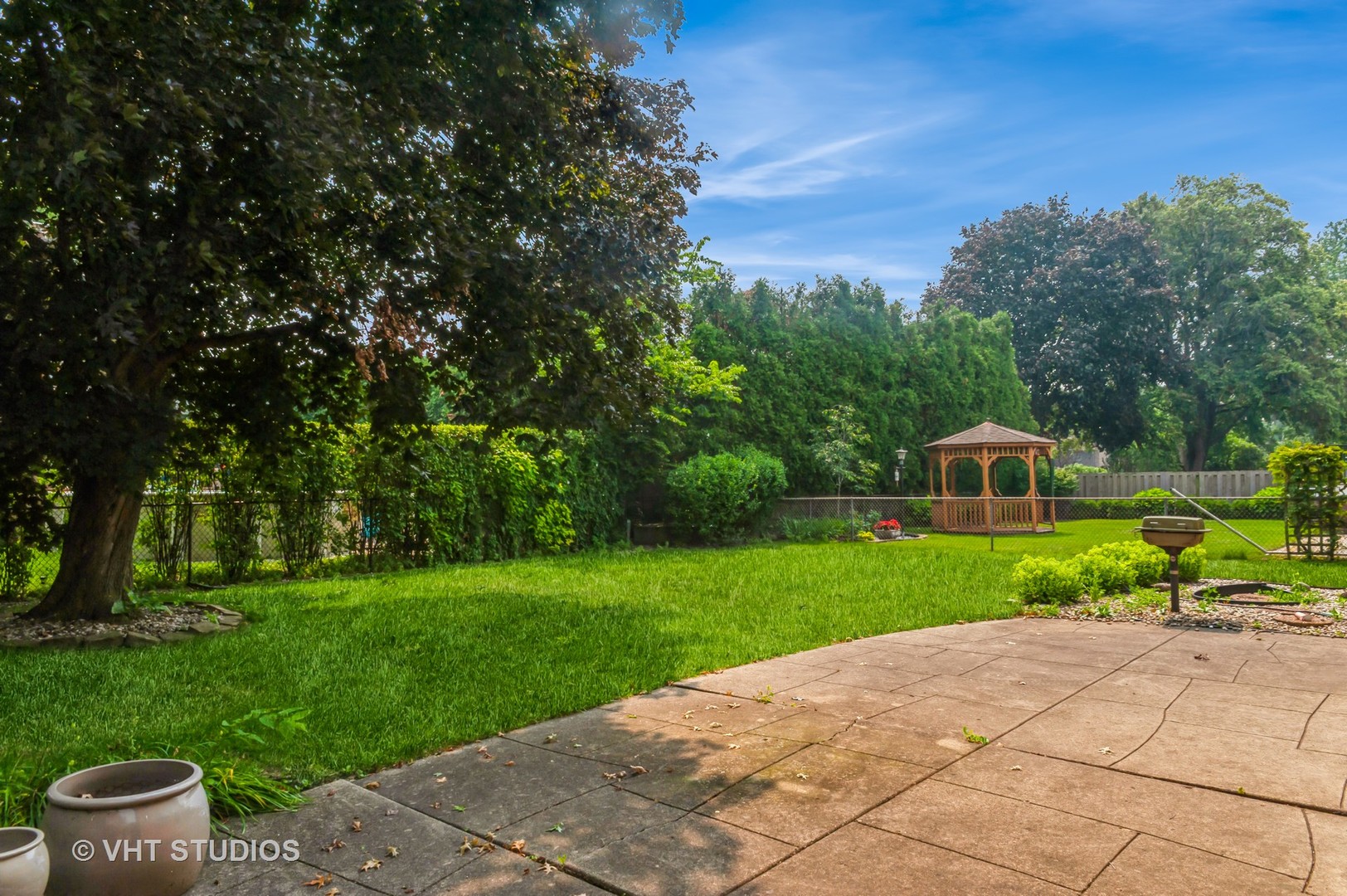 8253 N Western Avenue, Niles, IL 60714
