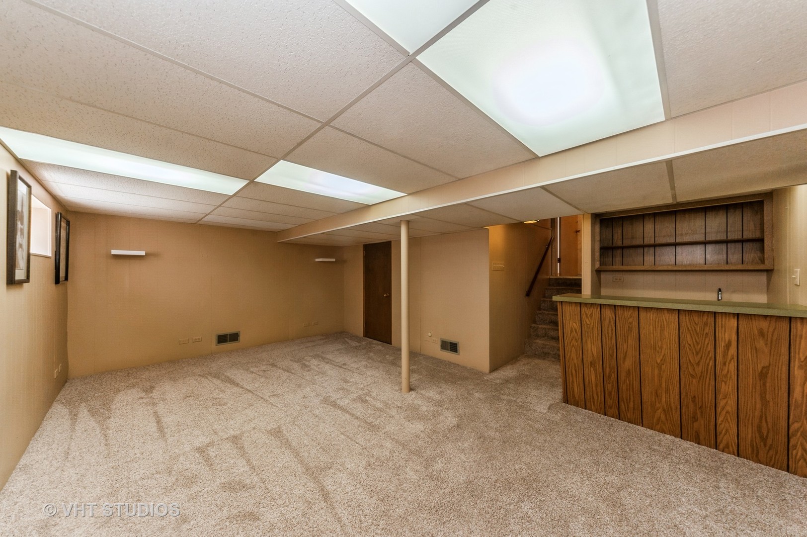 8253 N Western Avenue, Niles, IL 60714