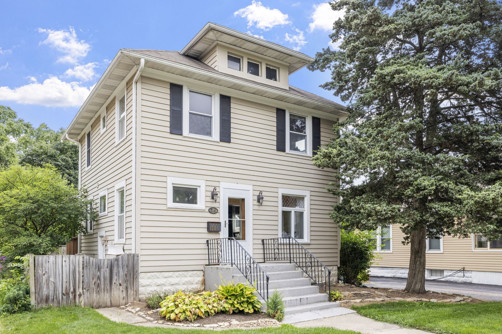 715 Wendall Avenue, West Chicago, IL 60185