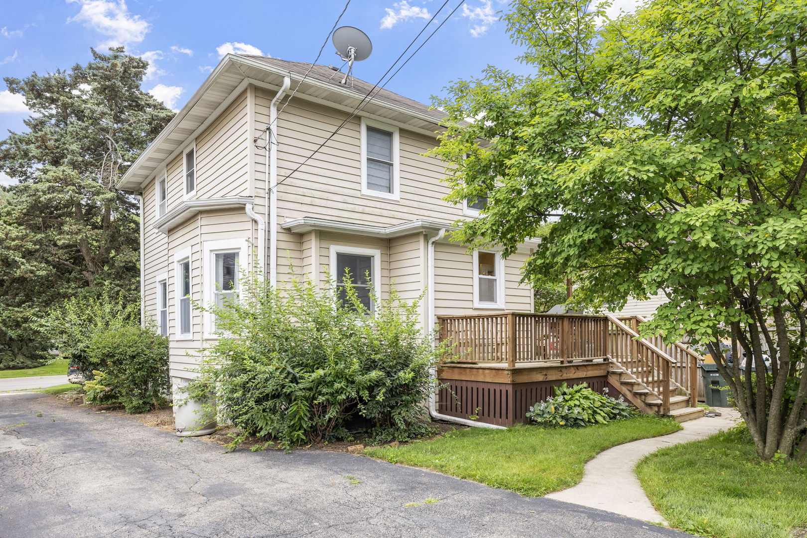 715 Wendall Avenue, West Chicago, IL 60185