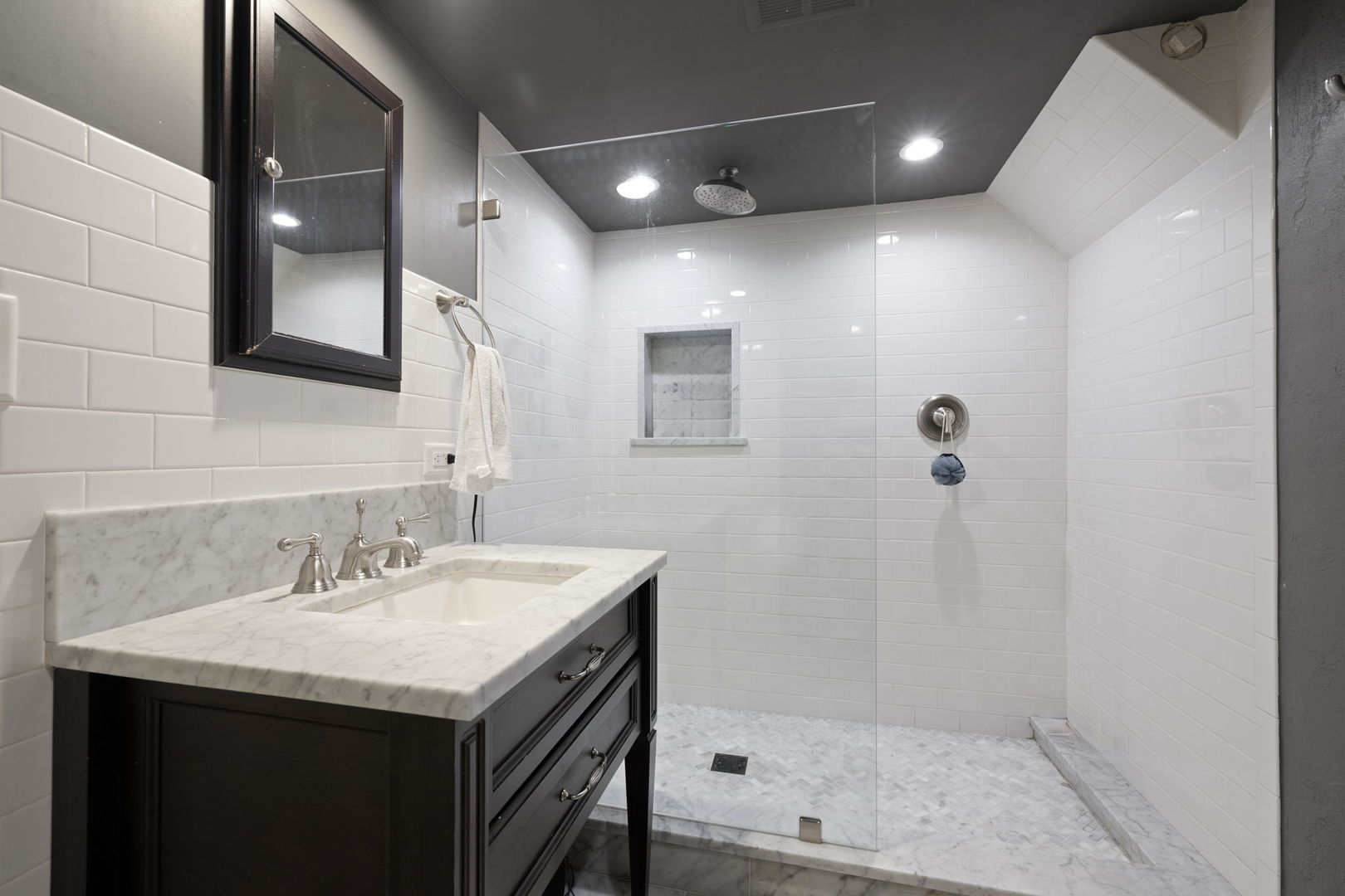 715 Wendall Avenue, West Chicago, IL 60185