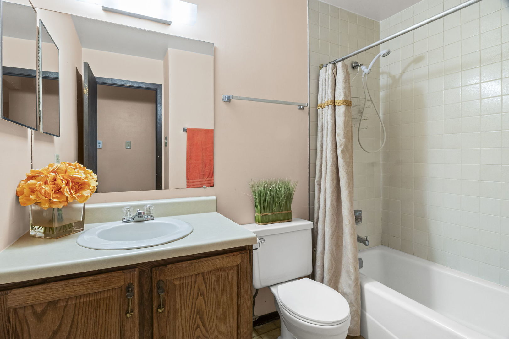 842 E Carriage Lane #7, Palatine, IL 60074