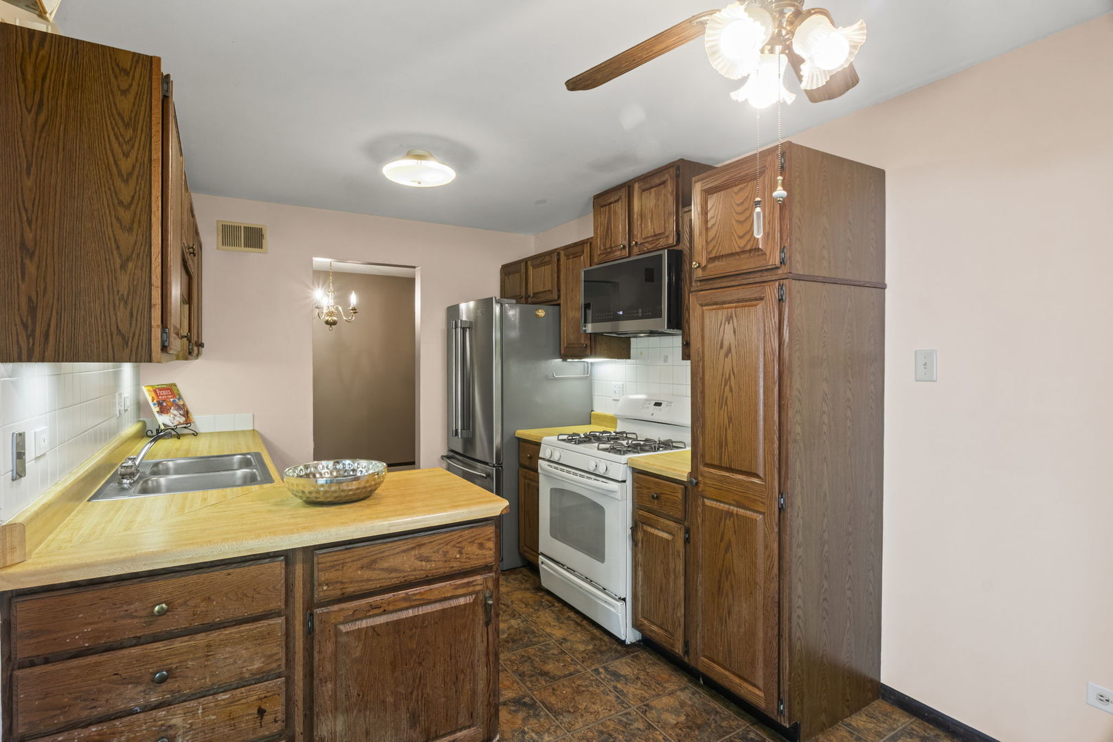 842 E Carriage Lane #7, Palatine, IL 60074