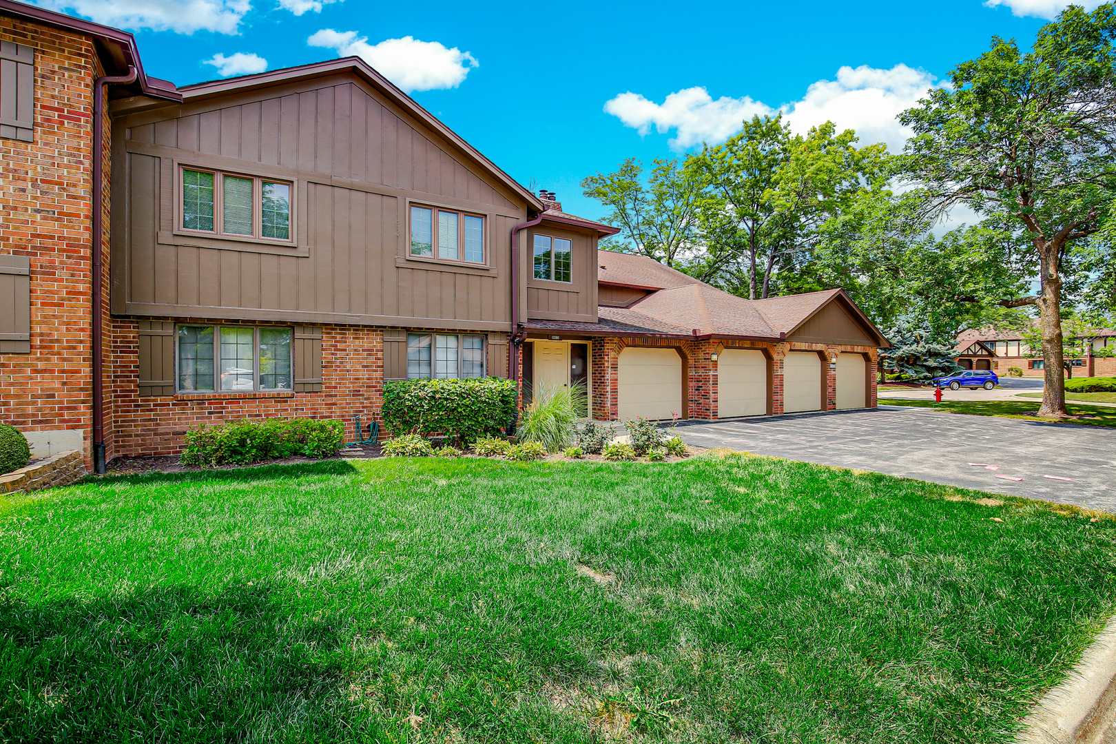 13310 S Country Club Court #2B, Palos Heights, IL 60463