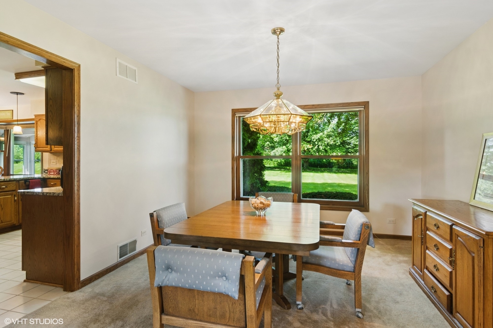 37 Seneca Avenue, Hawthorn Woods, IL 60047