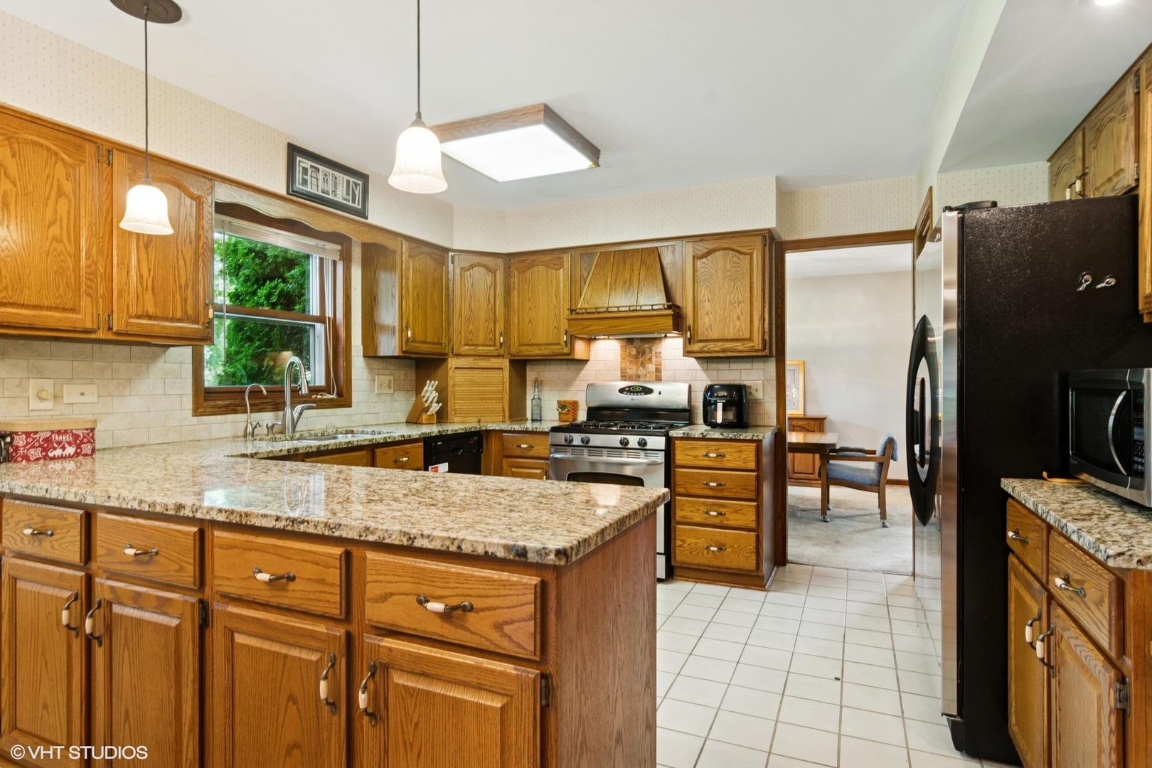 37 Seneca Avenue, Hawthorn Woods, IL 60047