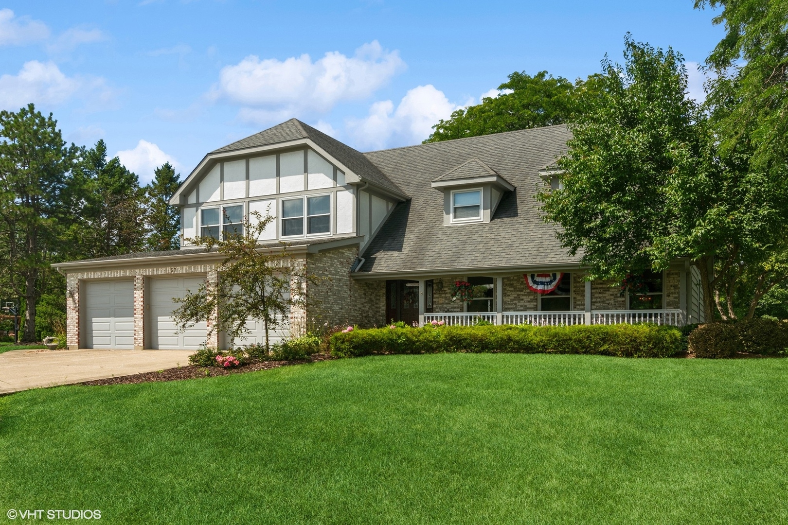 37 Seneca Avenue, Hawthorn Woods, IL 60047