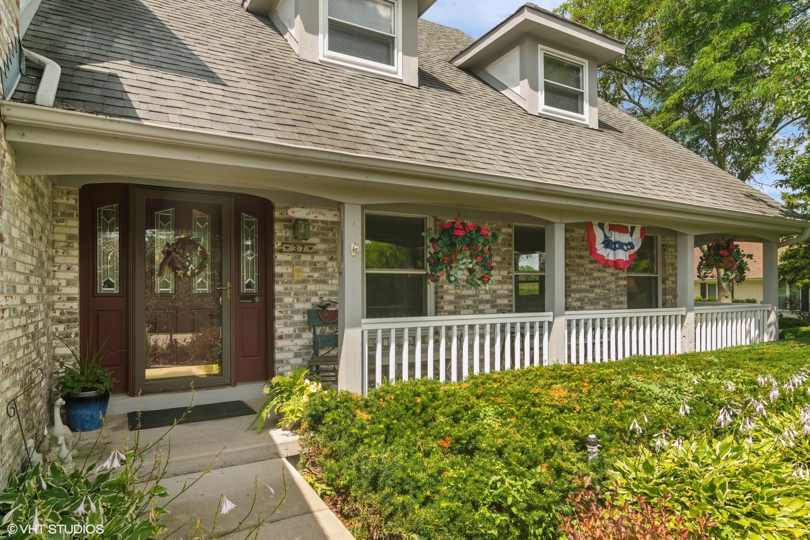 37 Seneca Avenue, Hawthorn Woods, IL 60047