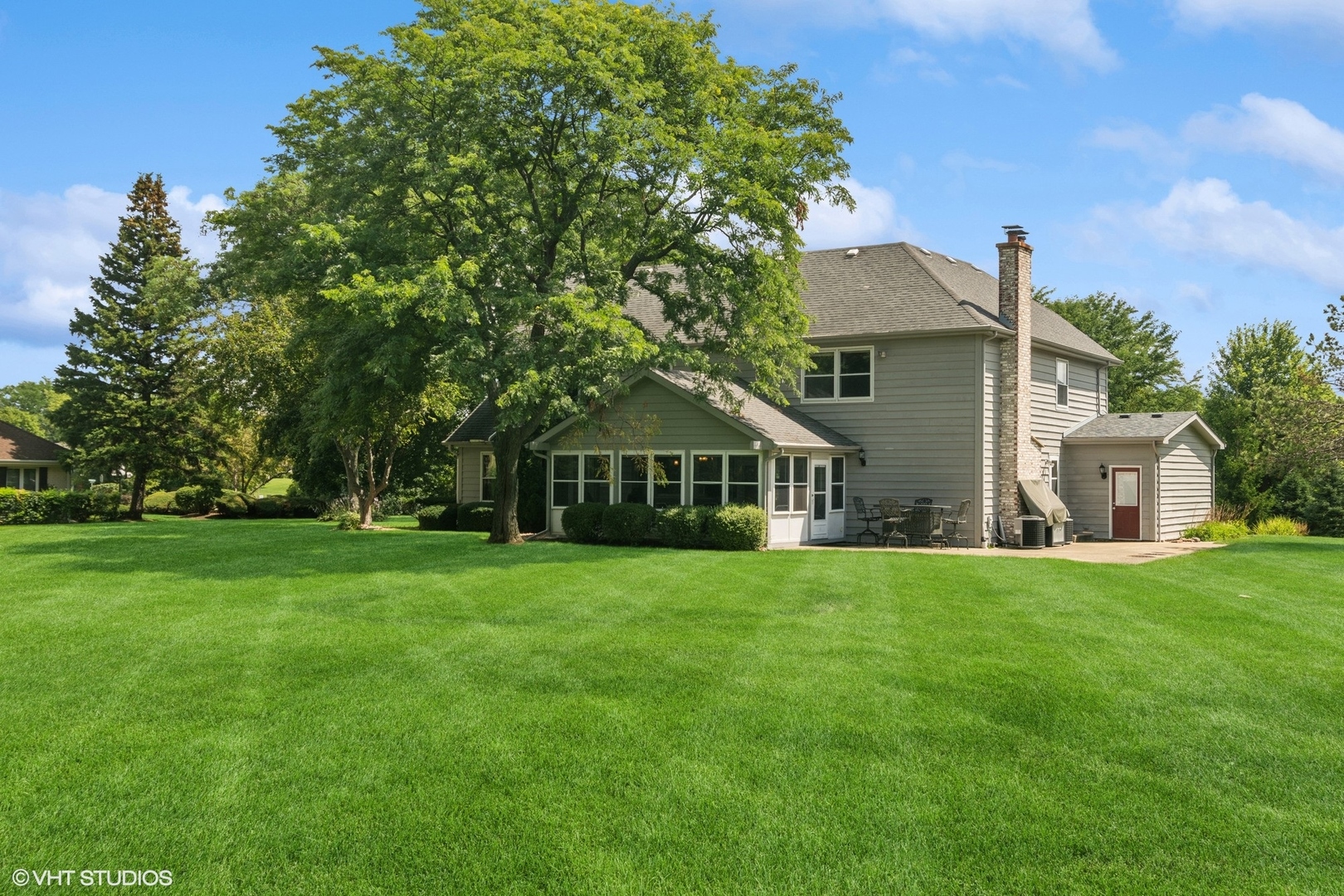 37 Seneca Avenue, Hawthorn Woods, IL 60047
