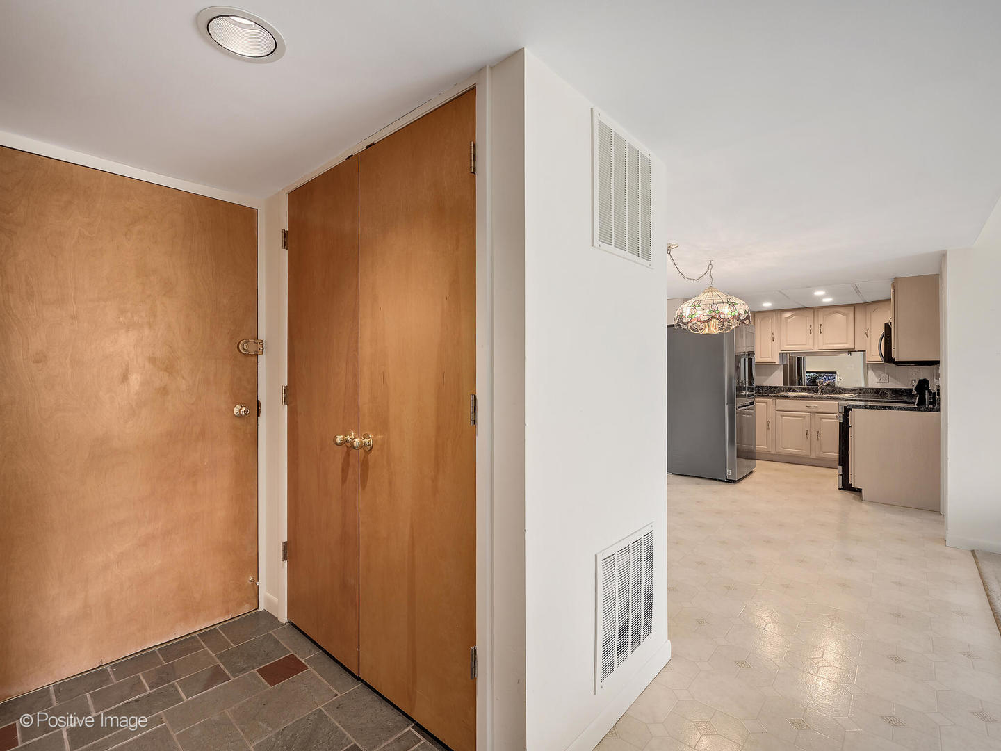 2800 Maple Avenue #26C, Downers Grove, IL 60515