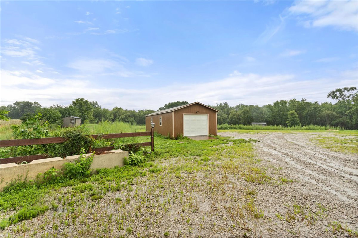 25019 S Bush Road, Elwood, IL 60421