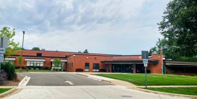 826 S Roosevelt Avenue, Arlington Heights, IL 60005