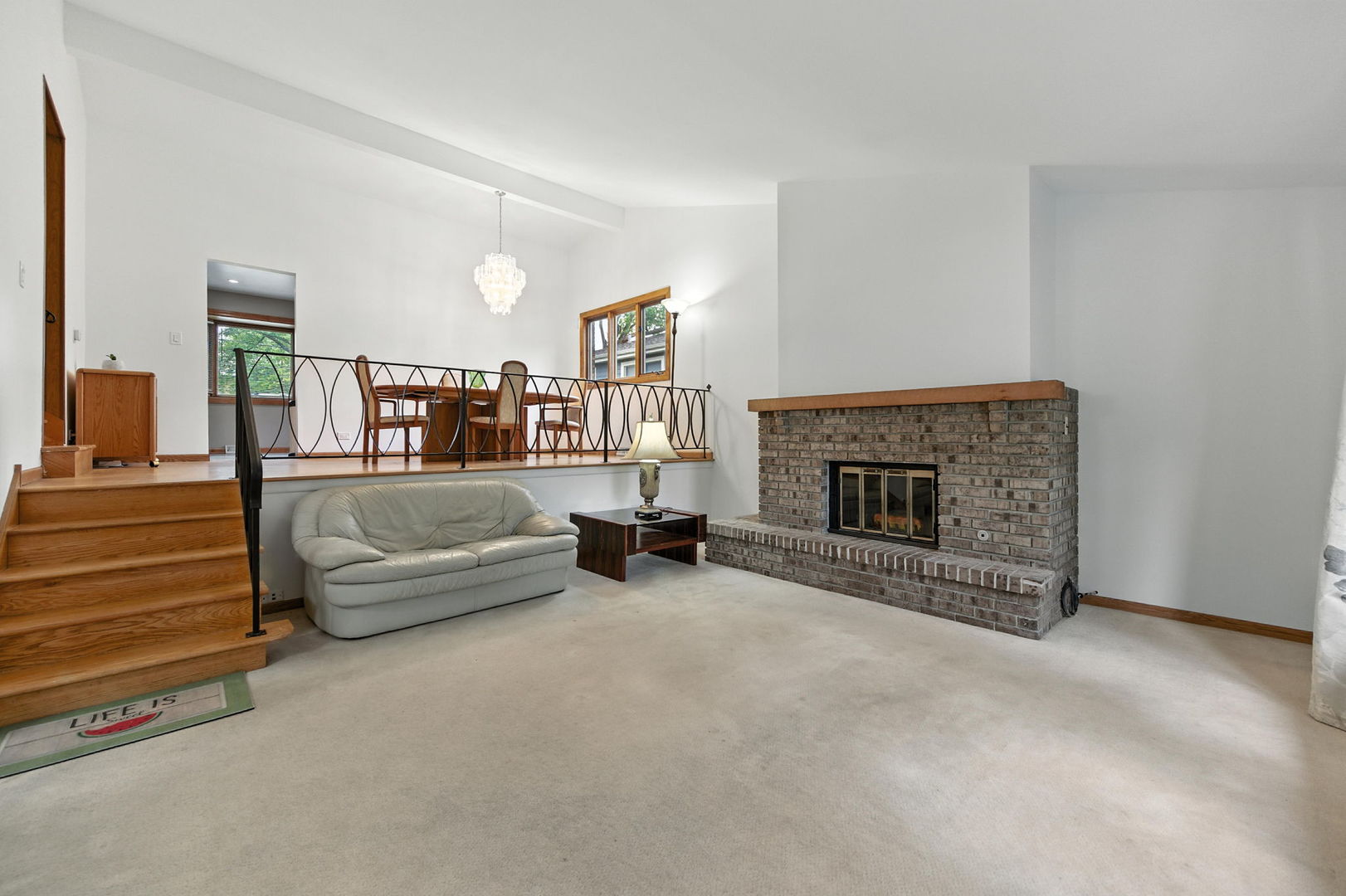 826 S Roosevelt Avenue, Arlington Heights, IL 60005