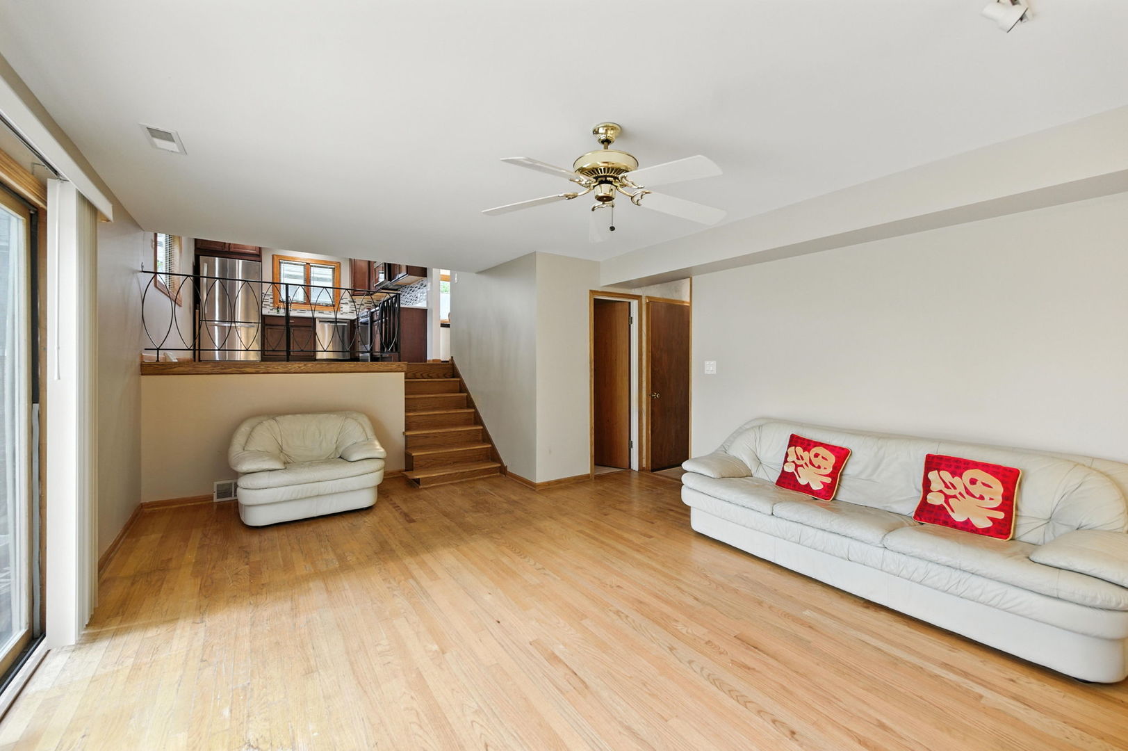 826 S Roosevelt Avenue, Arlington Heights, IL 60005