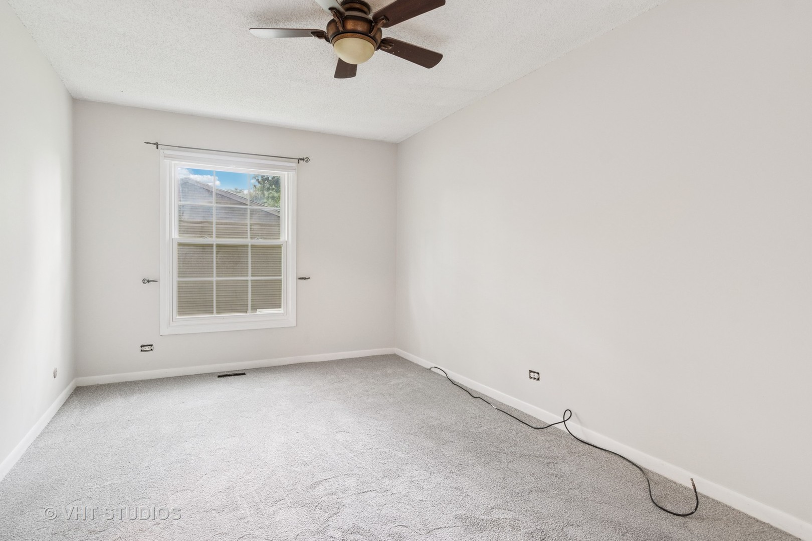 1657 Williamsburg Court #E, Wheaton, IL 60189