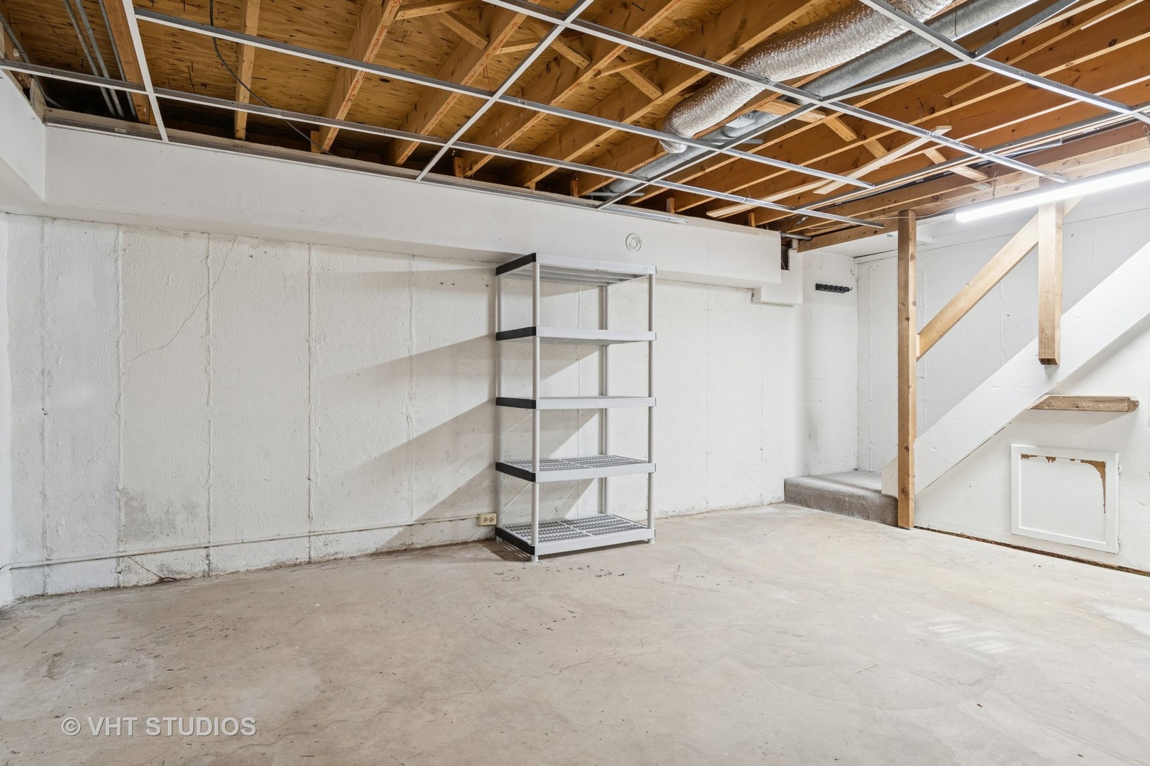 1657 Williamsburg Court #E, Wheaton, IL 60189