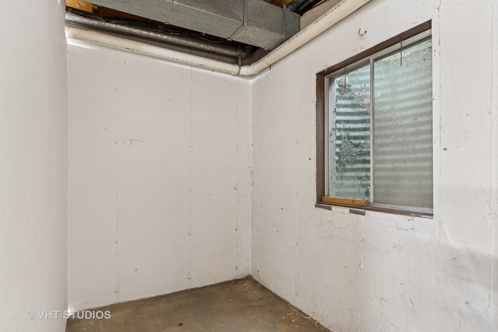1657 Williamsburg Court #E, Wheaton, IL 60189