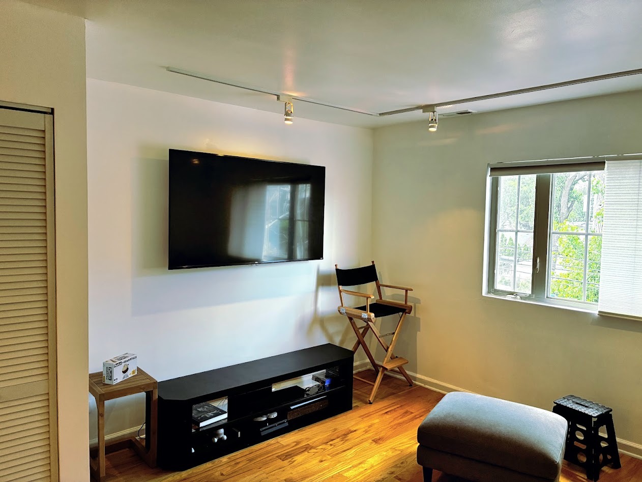 6400 N Sacramento Avenue #205, Chicago, IL 60645