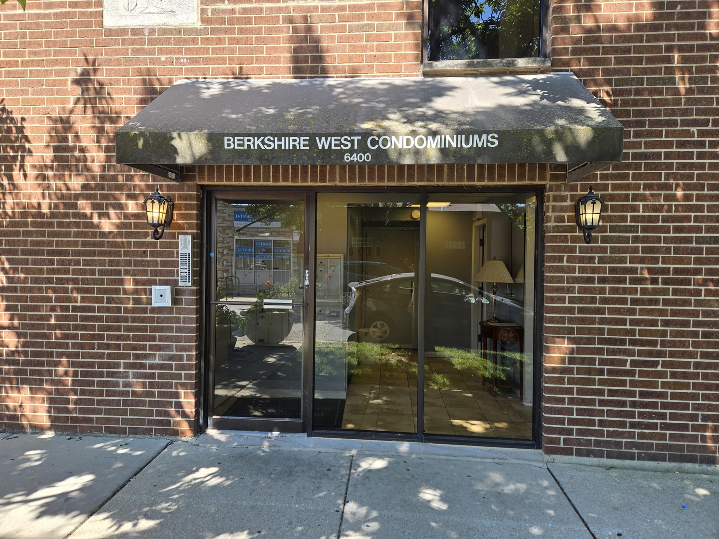 6400 N Sacramento Avenue #205, Chicago, IL 60645