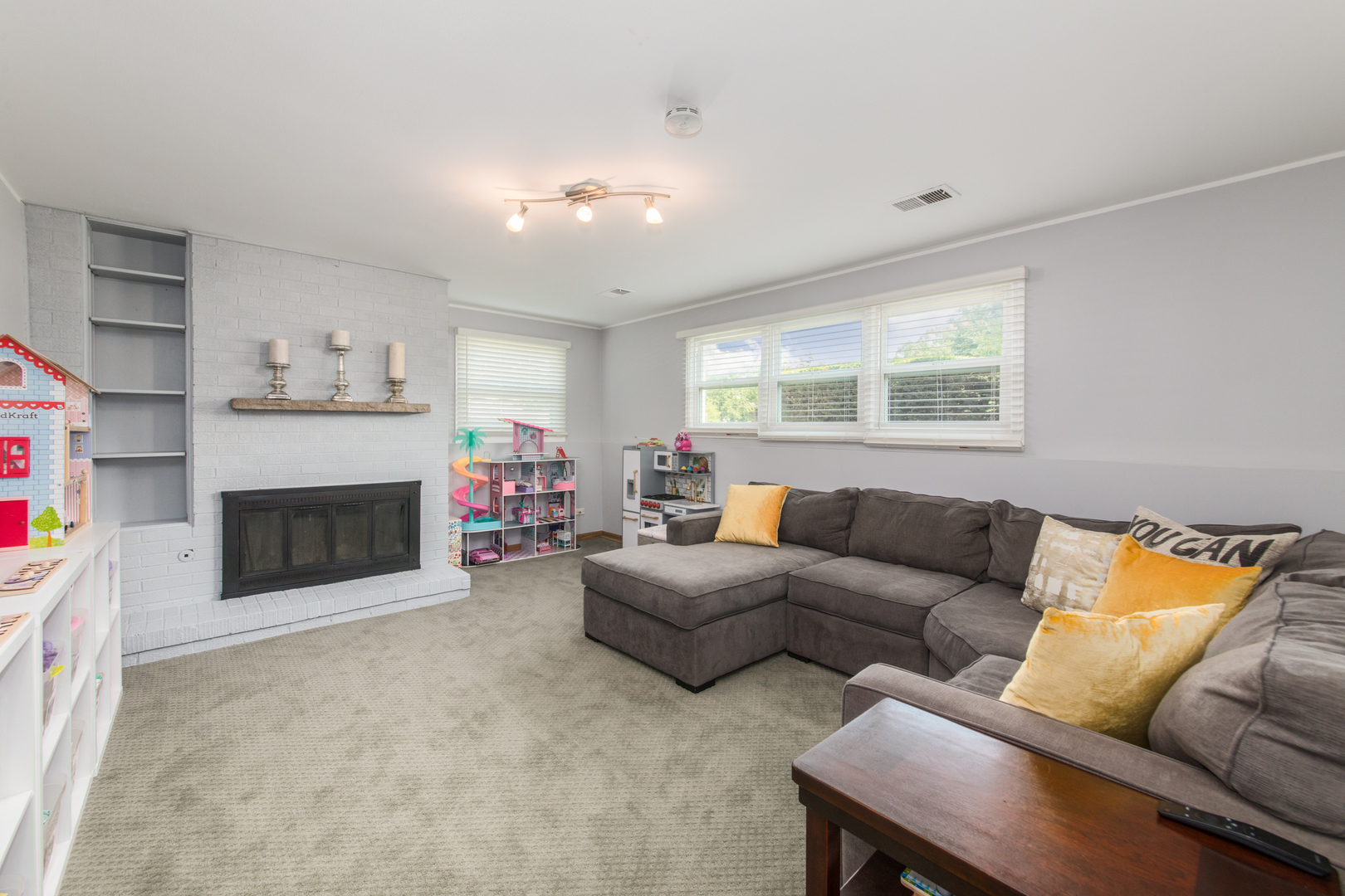 1415 Worden Way, Elk Grove Village, IL 60007