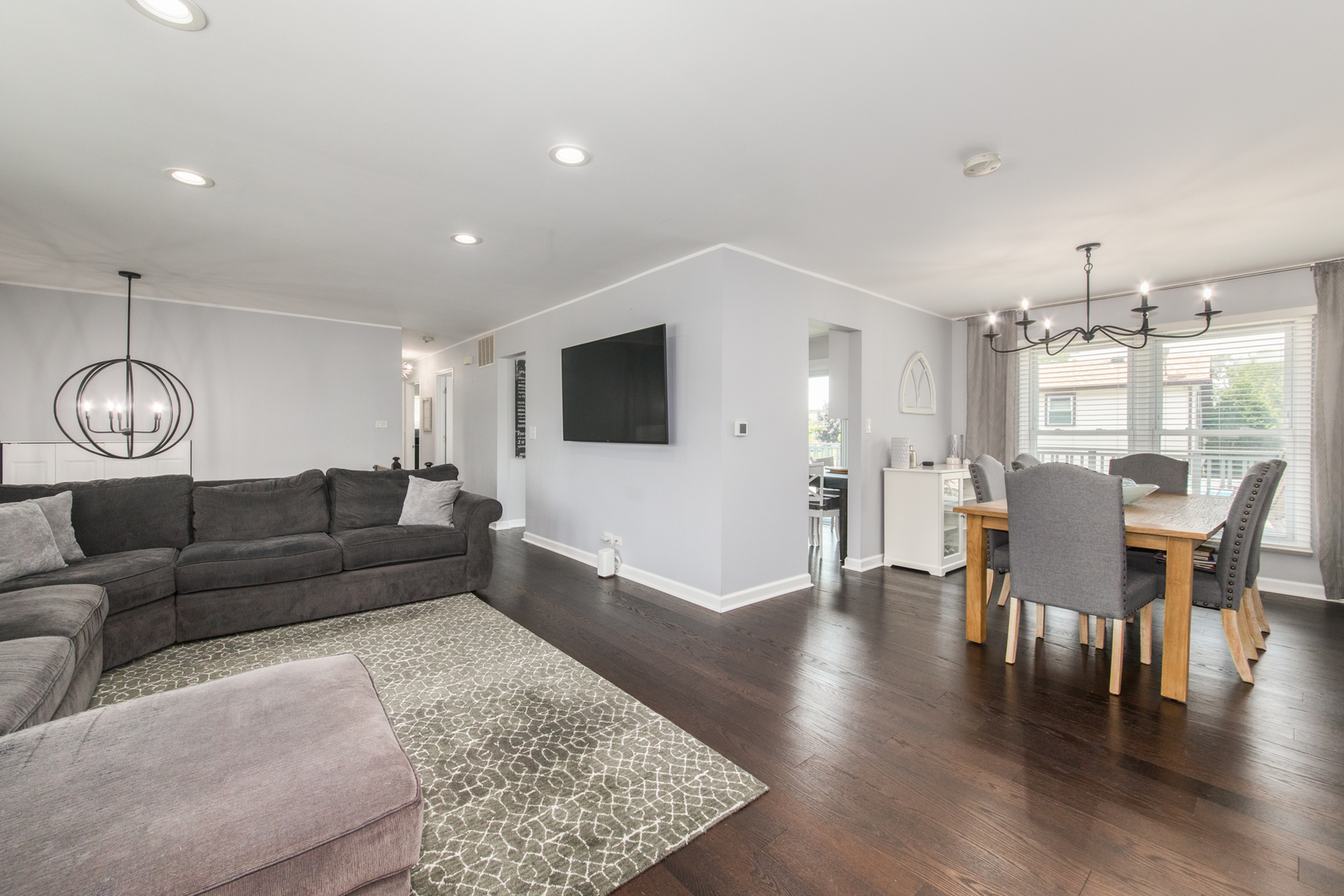1415 Worden Way, Elk Grove Village, IL 60007