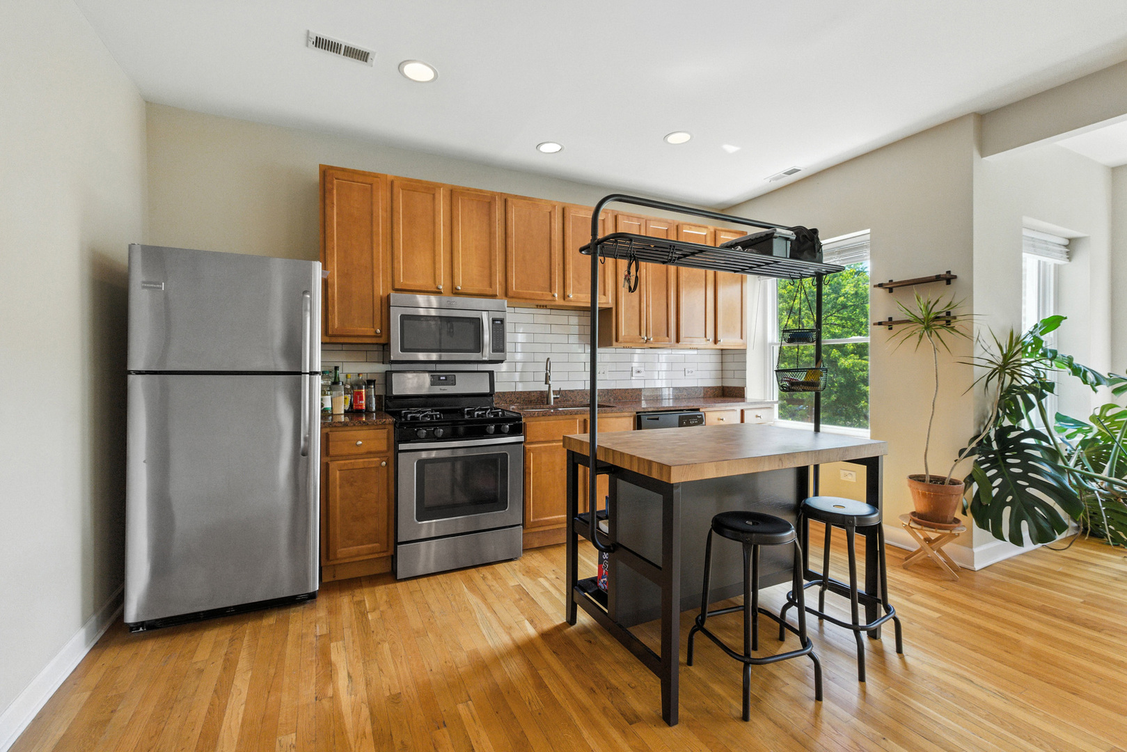 3708 W Ainslie Street #2, Chicago, IL 60625
