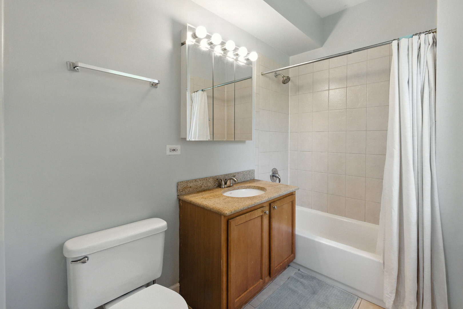 3708 W Ainslie Street #2, Chicago, IL 60625