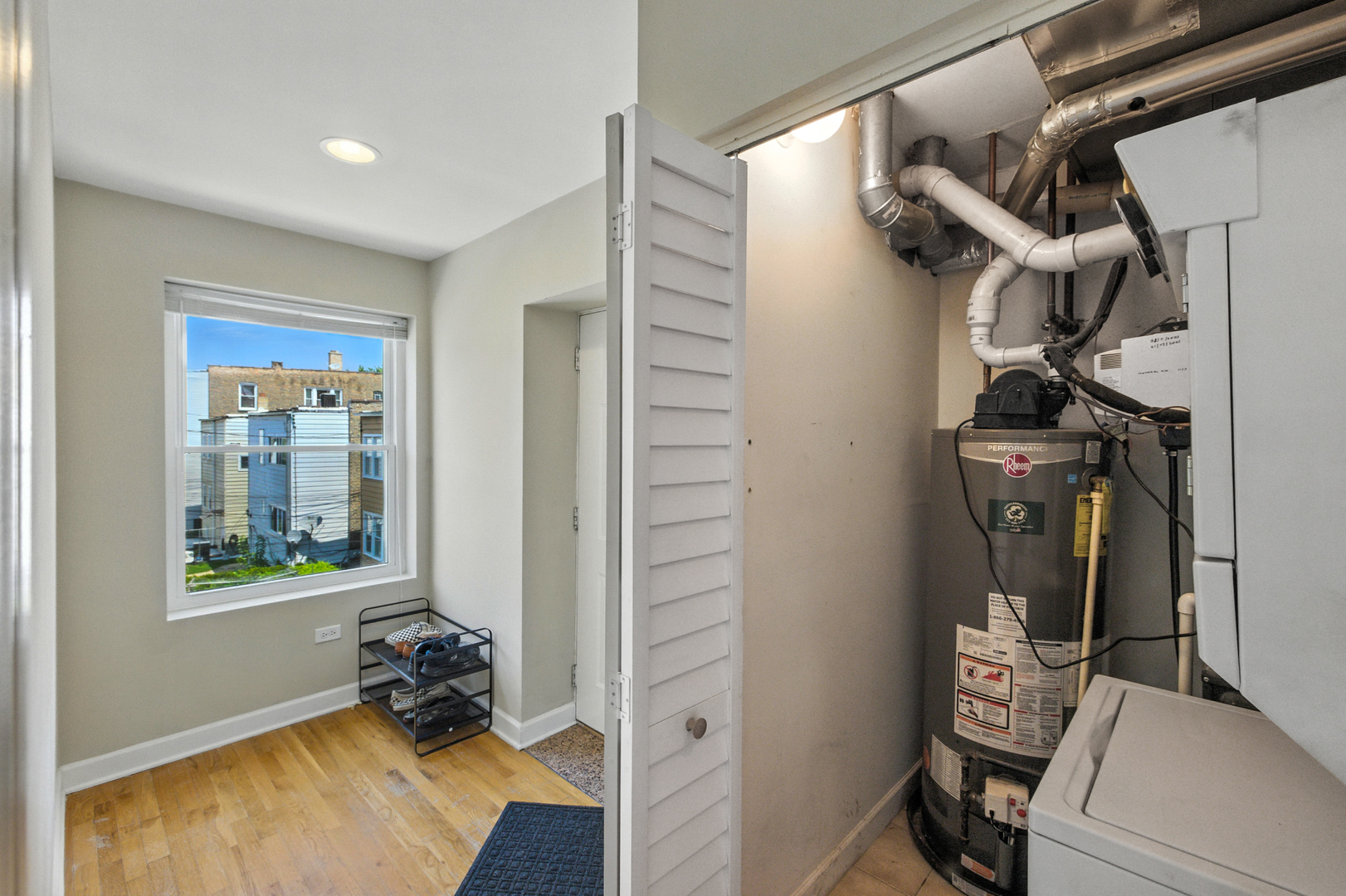 3708 W Ainslie Street #2, Chicago, IL 60625
