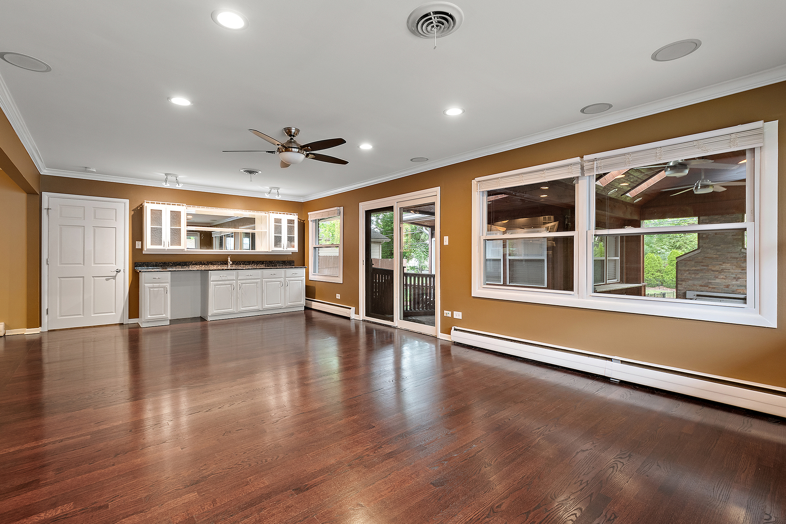 8758 Nashville Avenue, Oak Lawn, IL 60453