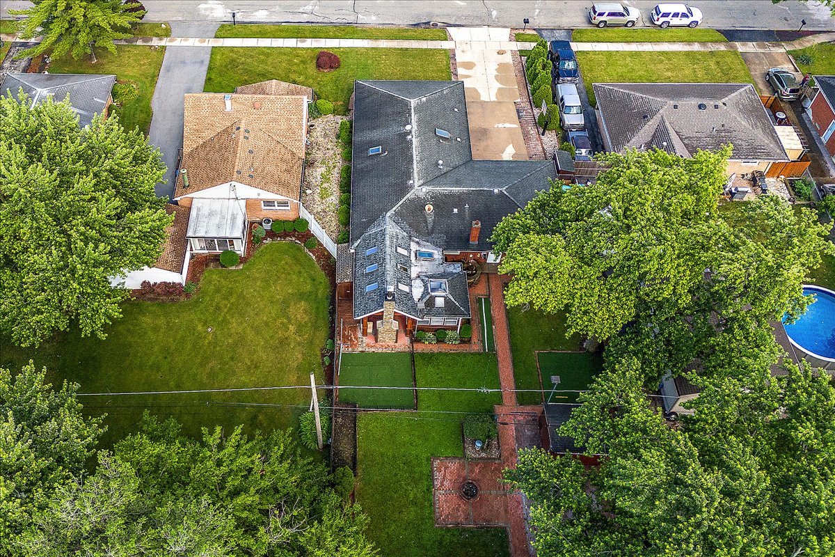 8758 Nashville Avenue, Oak Lawn, IL 60453