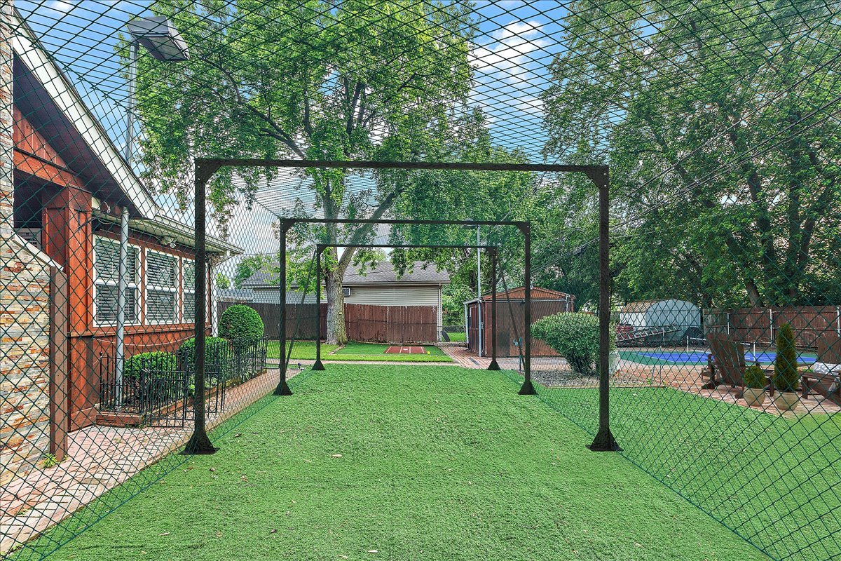 8758 Nashville Avenue, Oak Lawn, IL 60453