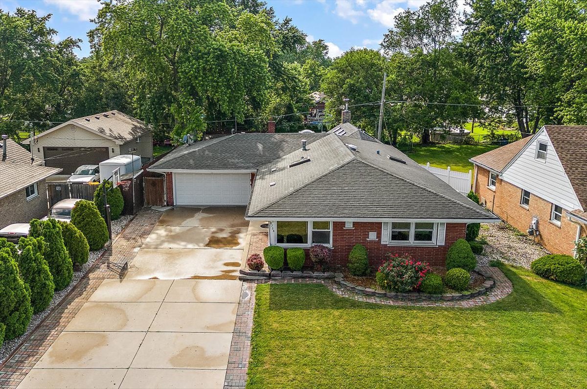 8758 Nashville Avenue, Oak Lawn, IL 60453