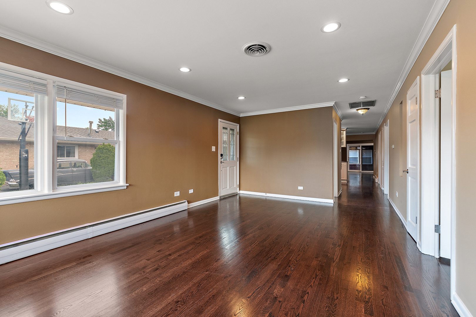 8758 Nashville Avenue, Oak Lawn, IL 60453
