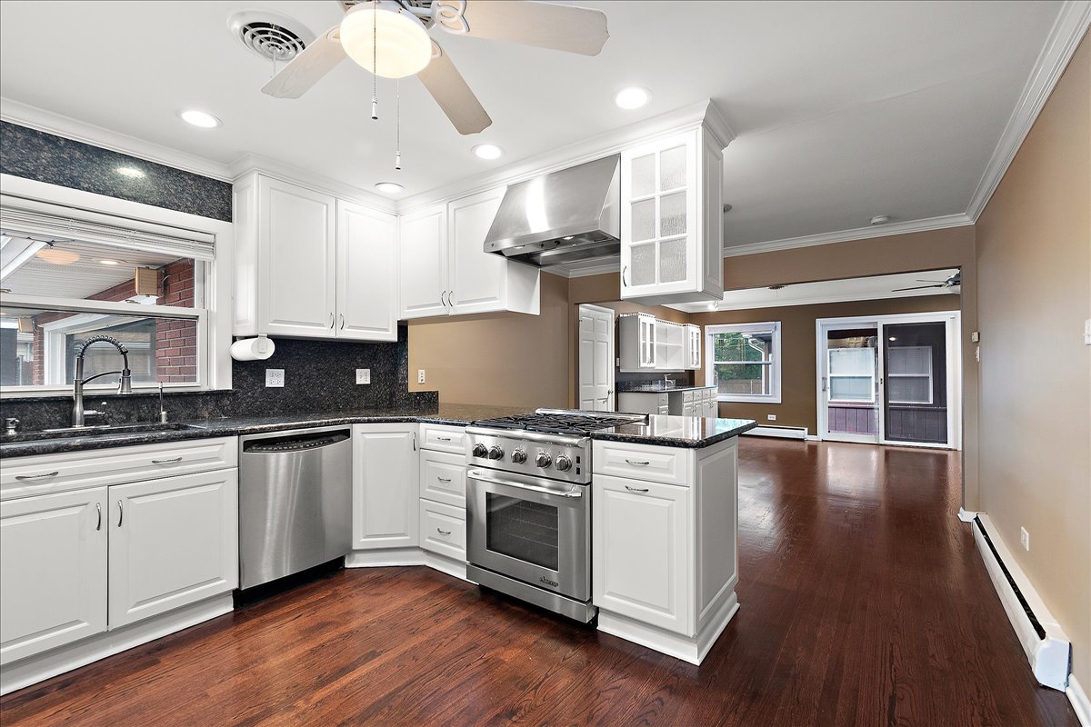 8758 Nashville Avenue, Oak Lawn, IL 60453