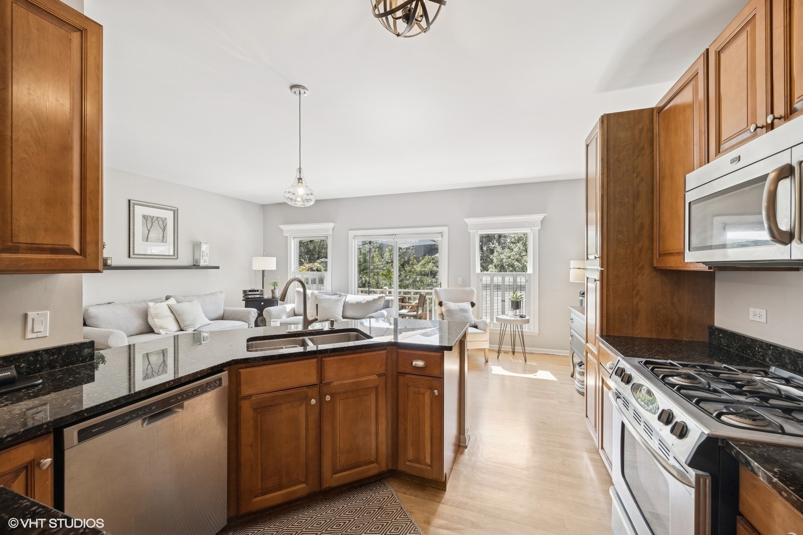 6060 Ironwood Lane, Lisle, IL 60532